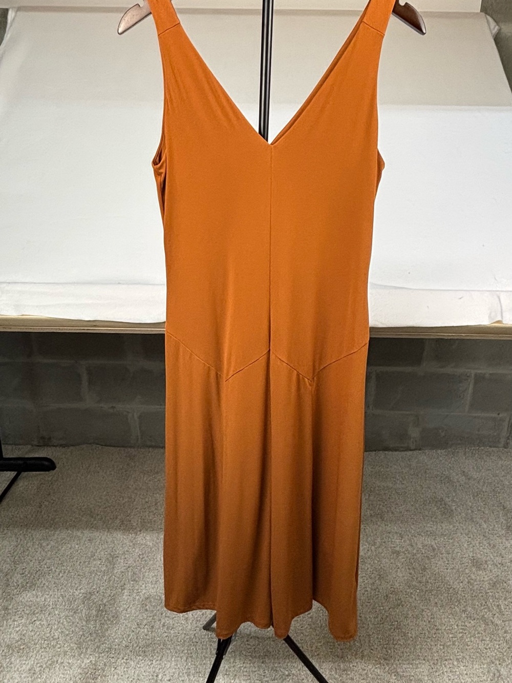 Banana Republic V-Neck Sleeveless Midi Dress in Burnt Orange
